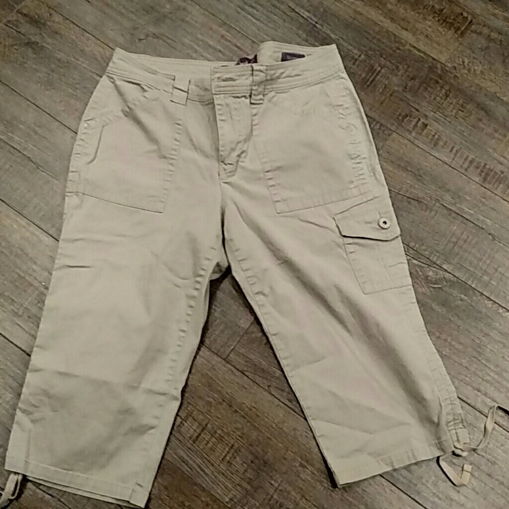 Capri pants